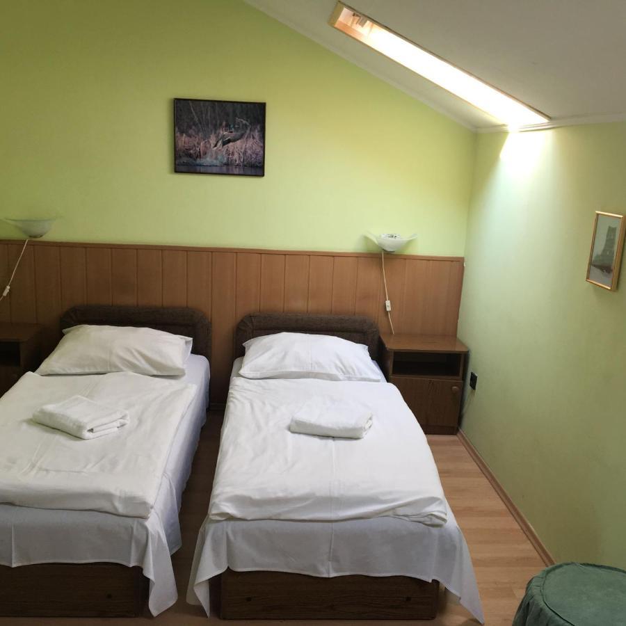 Bed and Breakfast Muskatli Panzio Дьёр Экстерьер фото