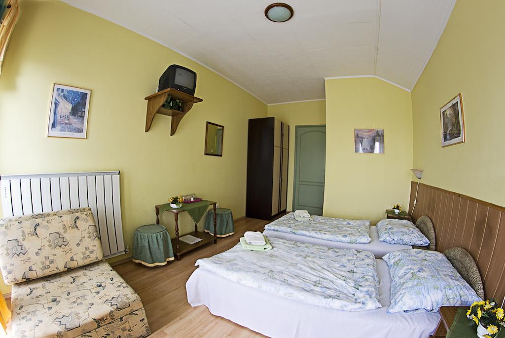 Bed and Breakfast Muskatli Panzio Дьёр Номер фото