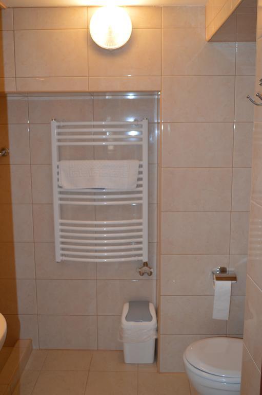 Bed and Breakfast Muskatli Panzio Дьёр Номер фото