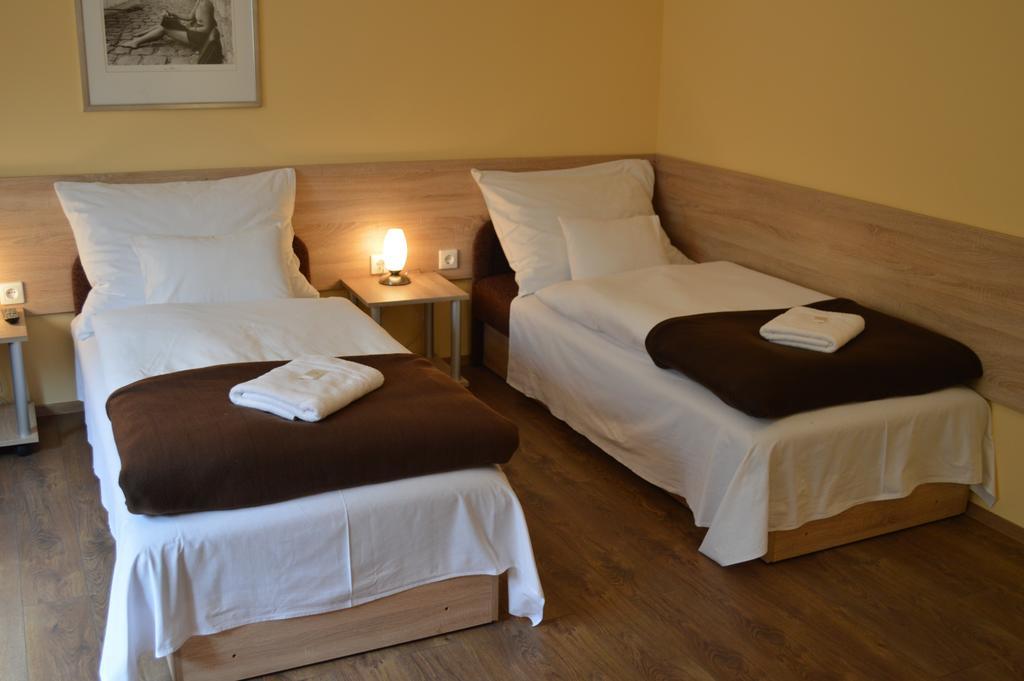 Bed and Breakfast Muskatli Panzio Дьёр Номер фото